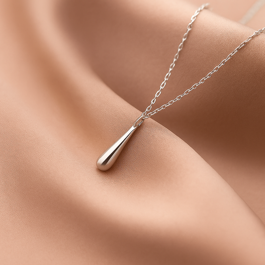 Stilldrop Pendant Necklace